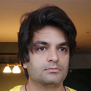 https://lyxelandflamingo.com/wp-content/uploads/2026/02/varun-bangia.jpg